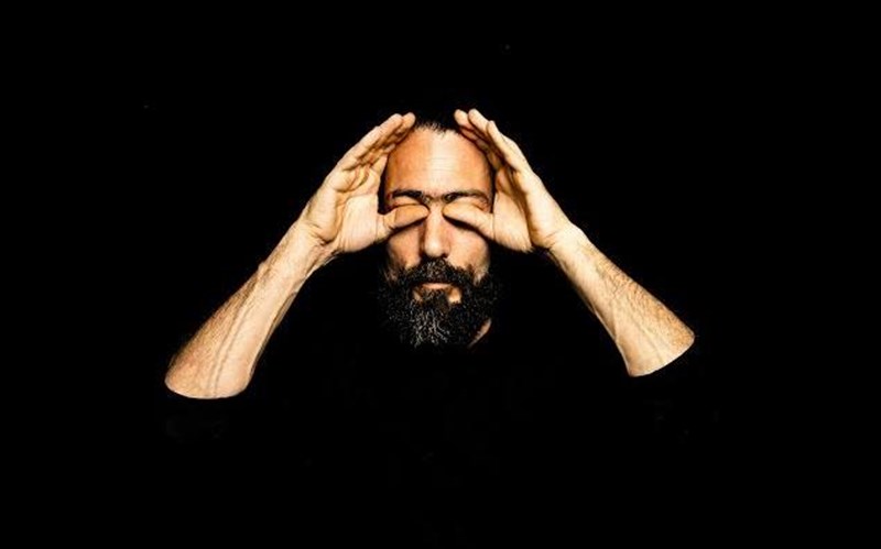 anonumo-apo-ti-tzeni-arguriou-sti-stegi