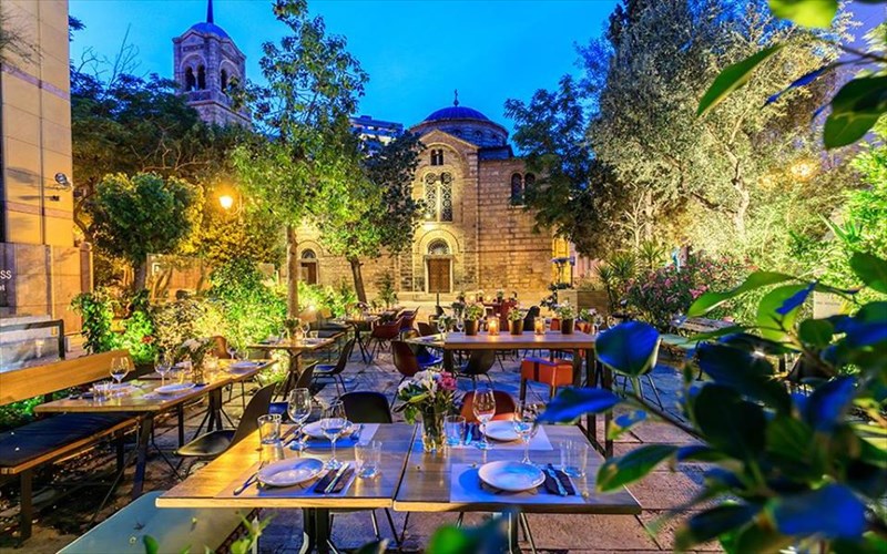 kalo-krasi-kai-kali-mousiki-pane-mazi-sto-by-the-glass