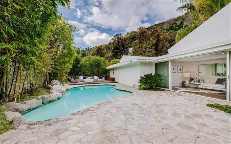 posa-spitia-exei-i-taylor-swift-taylor-swift