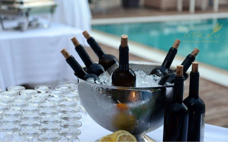 to-elefsina-hotel-kanei-ti-diki-tou-protasi-catering