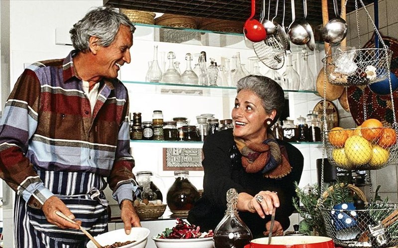 kati-psinetai-stin-kouzina-ton-missoni