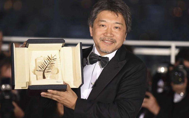to-shoplifters-tou-hirokazu-kore-eda-o-megalos-nikitis-sto-festibal-ton-kannon-megalos-nikitis-sto-festibal-ton-kannon