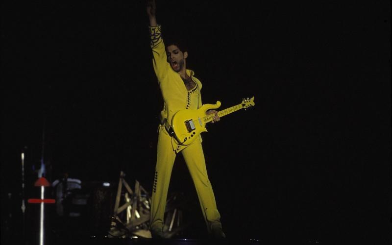 kitrini-ilektriki-kithara-tou-prince-poulithike-gia-225000-dolaria