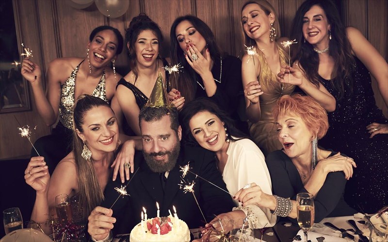 ena-megalo-sumfoniko-miouzikal-sto-irodeio-sto-plaisio-tou-festibal-athinon