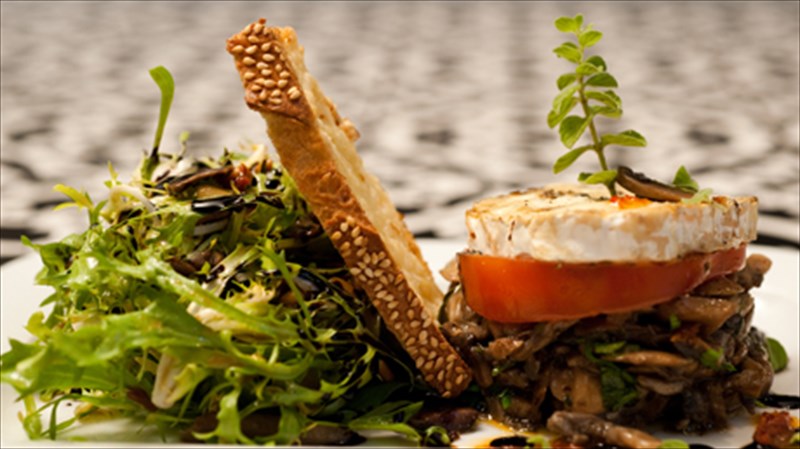 o-chef-tou-mimaya-mixalis-iroglidis-mageireuei-gia-to-clicklife