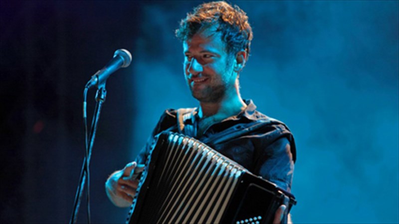 o-maraveyas-ilegal-etoimazei-4-eortastika-diimera-eortastika-diimera