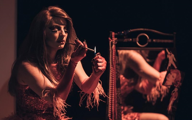 i-spuridoula-ton-this-famous-tiny-circus-sto-bob-theater-festival-2018