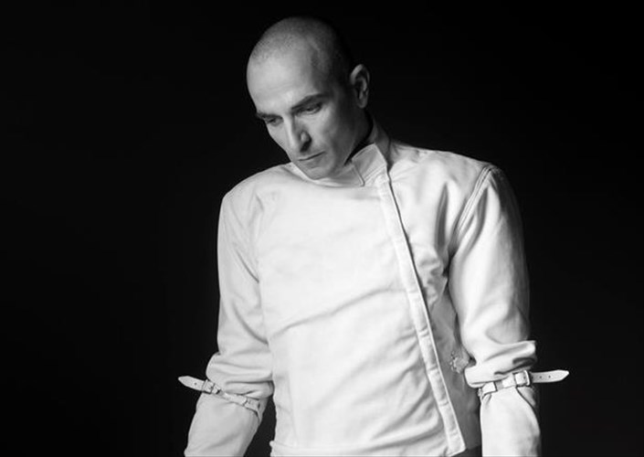 o-aris-serbetalis-einai-o-don-kixotis-deite-to-binteo-deite-to-binteo