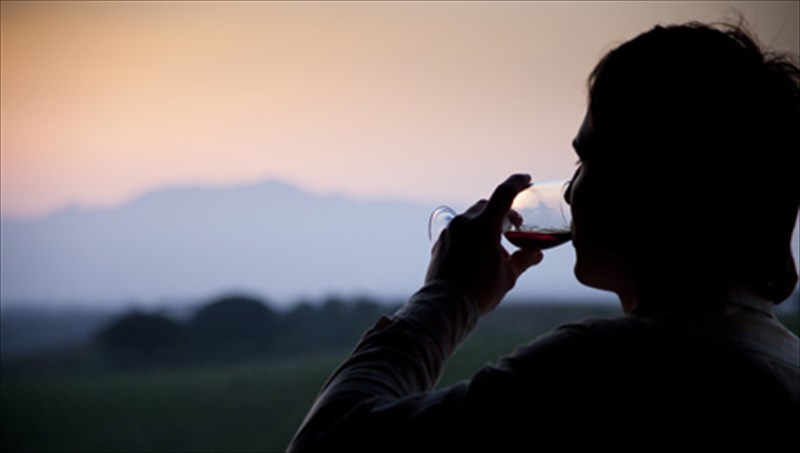 oi-kataskopoi-latreuoun-to-kalo-krasi