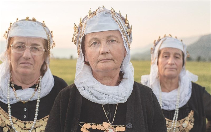 sold-out-kai-ekstra-parastasi-gia-tis-rizes-tis-elizas-sorogka