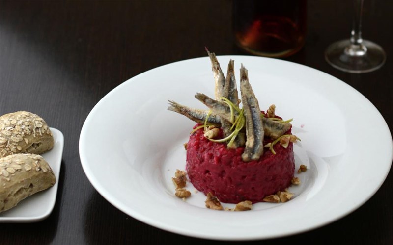 to-neo-menou-tou-estiatoriou-to-staxu-tairiazei-apoluta-sto-kalokairi