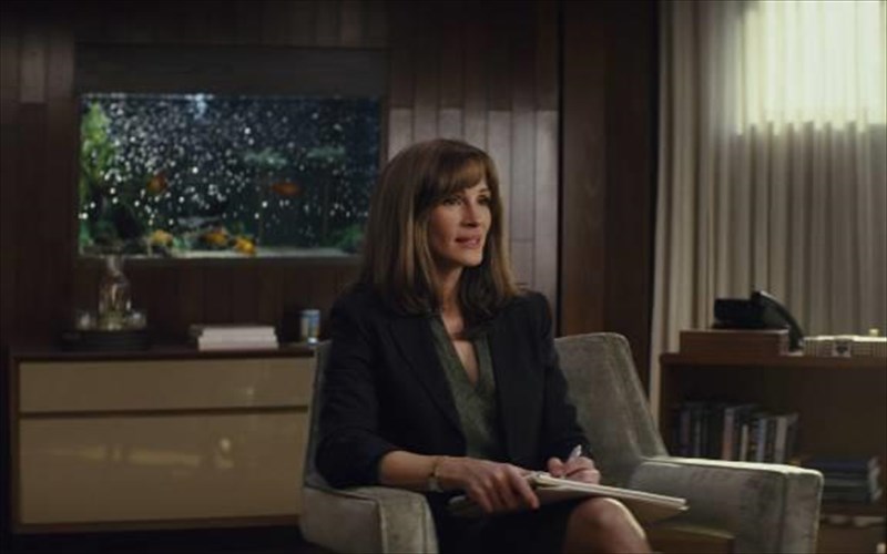 protes-eikones-apo-tin-Julia-roberts-sto-homecoming