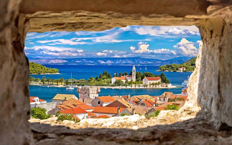 kanoume-bouties-se-okto-erimika-kai-aneggixta-nisia-tis-europis