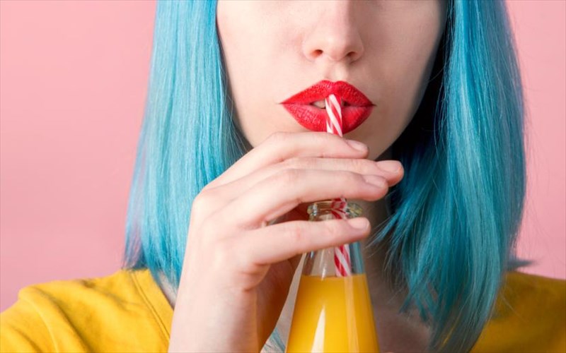 treis-apoxroseis-gia-bafes-to-kalokairi