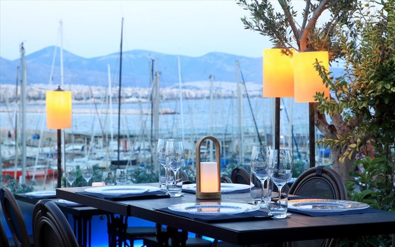 bites-kai-wine-summer-kalokairines-geuseis-me-panoramiki-thea-sto-mikrolimano-wine-summer-kalokairines-geuseis-me-panoramiki-thea-sto-mikrolimano