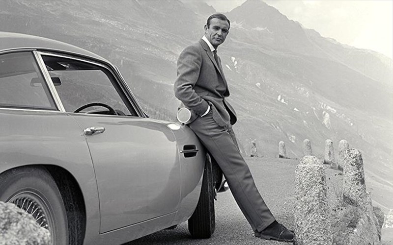 brethike-i-klassiki-aston-martin-tou-James-bond-klassiki-aston-martin-tou-James-bond