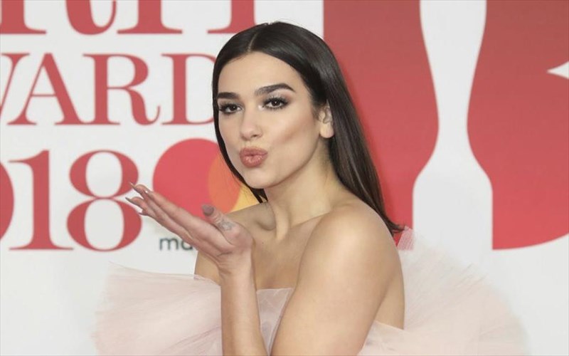 telika-i-dua-lipa-tha-tragoudisei-stin-epomeni-tainia-James-bond-dua-lipa-tha-tragoudisei-stin-epomeni-tainia-James-bond