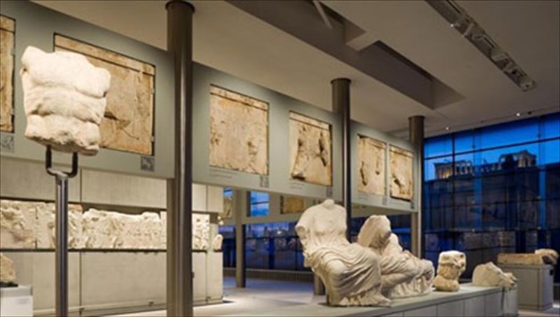 27-arxaiotites-metaferontai-sto-neo-mouseio-akropolis