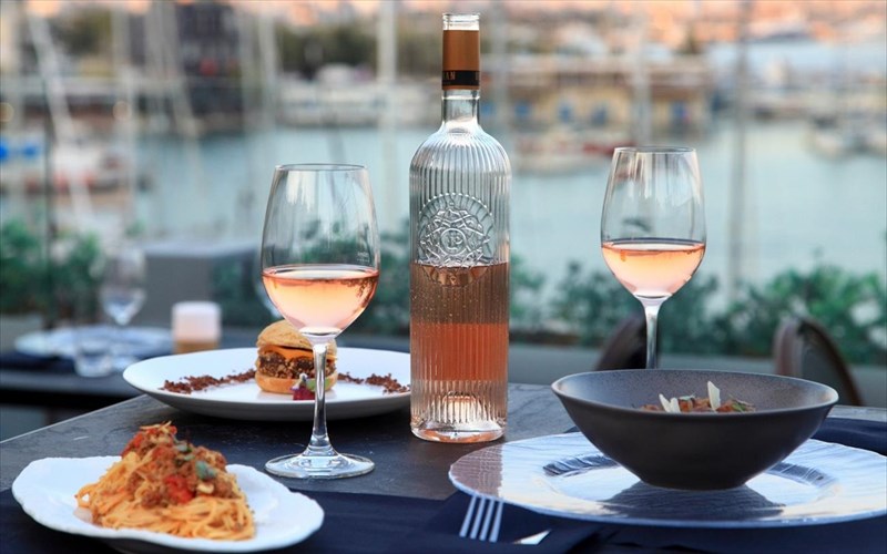 bites-kai-wine-dokimasame-to-kreatofagiko-egxeirima-tou-leuteri-lazarou-wine-dokimasame-to-kreatofagiko-egxeirima-tou-leuteri-lazarou