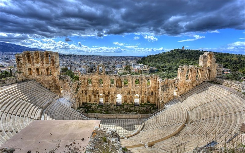 to-festibal-athinon-kai-epidaurou-sto-pleuro-ton-pligenton