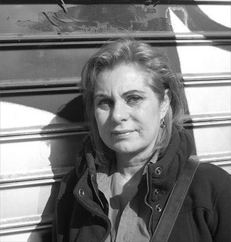 to-minuma-tou-ethnikou-theatrou-gia-ton-xamo-tis-xrusa-spilioti