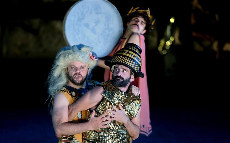 thesmoforiazouses-i-maxi-ton-fulon-sto-teren-tou-theodoropoulou