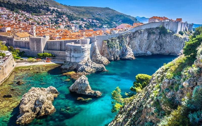 i-kroatia-auksanei-ton-foro-diamonis-stous-episkeptes-tis