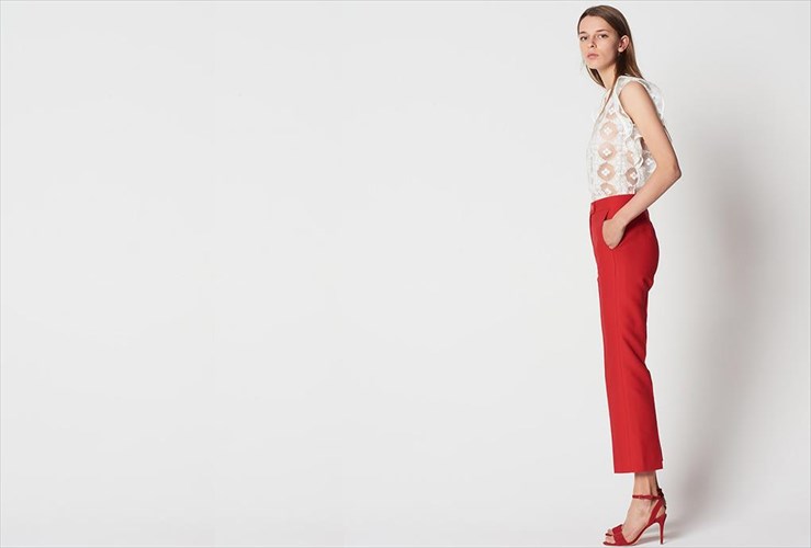 akomi-na-agorasete-kokkino-panteloni