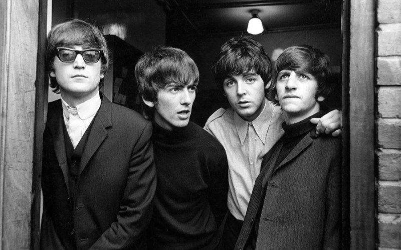 sto-sfuri-kithara-apo-istoriki-sunaulia-ton-beatles-sto-liberpoul