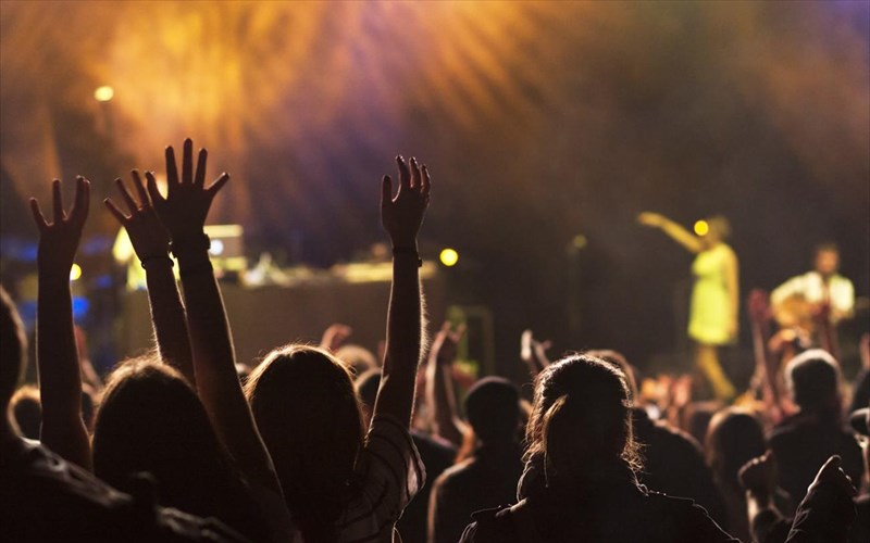 molis-12-ton-etision-esodon-tis-biomixanias-mousikis-kataligei-stous-kallitexnes