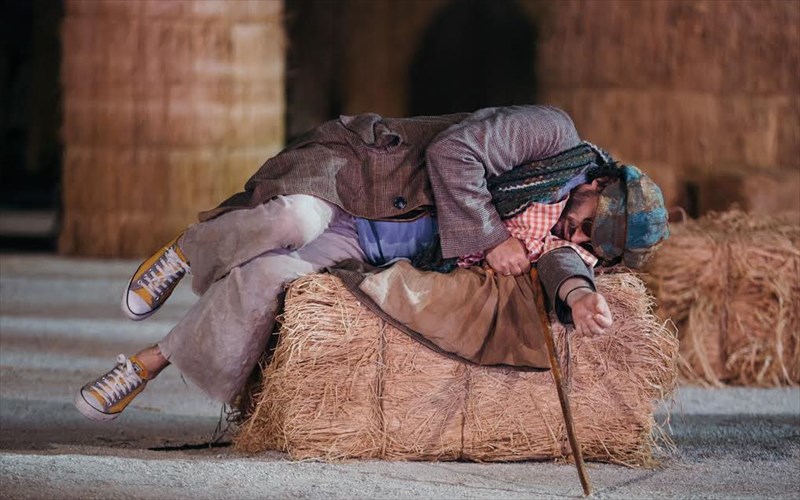 o-ploutos-tou-ethnikou-gia-treis-parastaseis-stin-athina