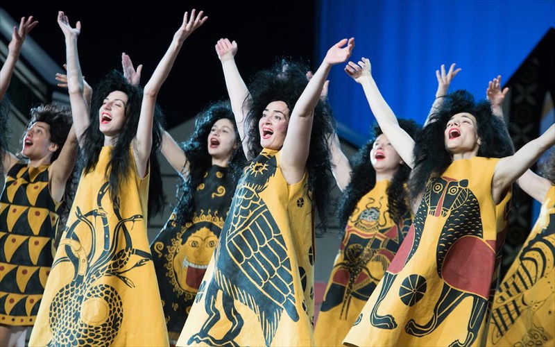 oi-thesmoforiazouses-sta-theatra-tis-attikis