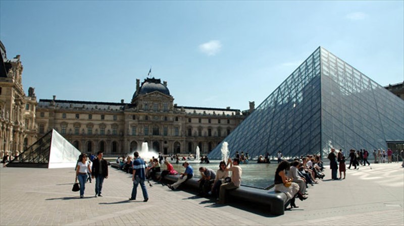 to-loubro-zita-xrimata-apo-to-koino-gia-tin-agora-pinaka