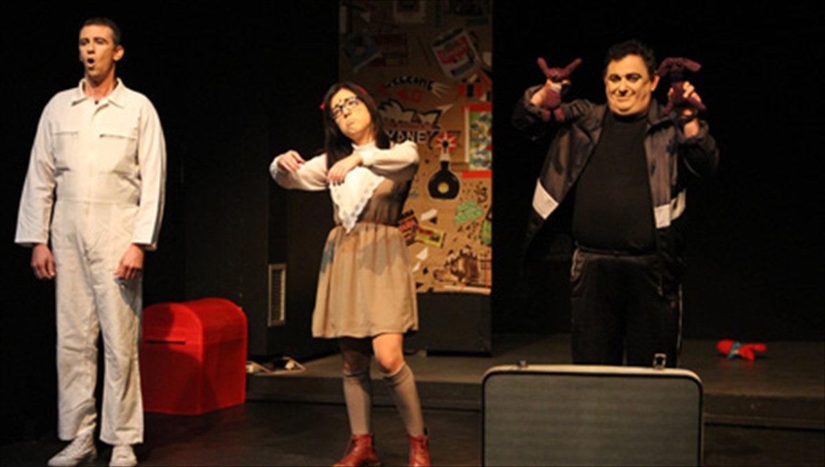 i-pragmatiki-istoria-mias-apisteutis-filias