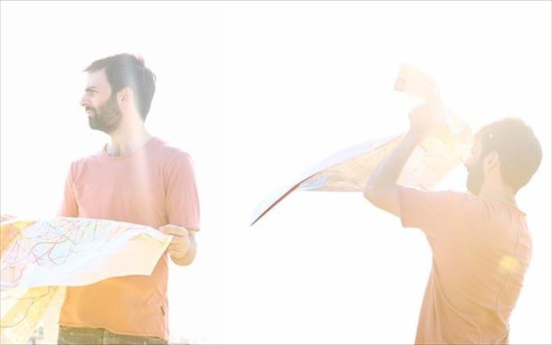 o-aleksandros-lukouras-anazita-agapimena-matia-sto-apo-mixanis-theatro