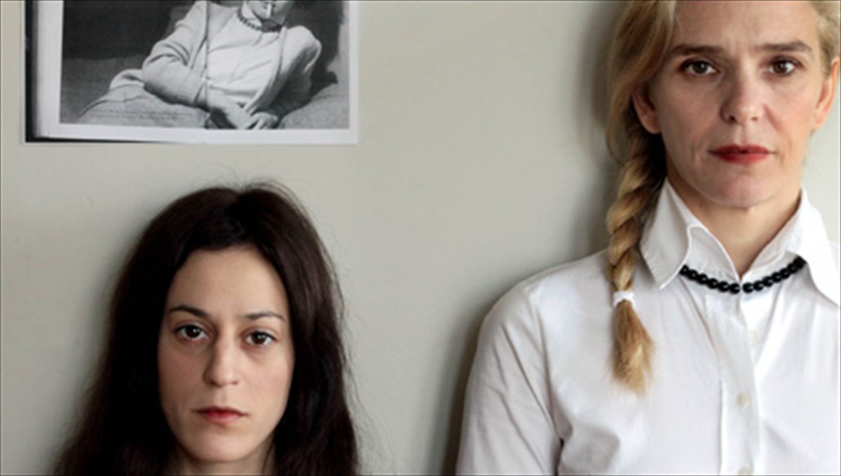 theatriko-portreto-tis-oulrike-mainxof