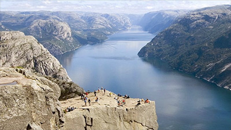 eksereunontas-ta-ekpliktika-perasmata-ton-fiord