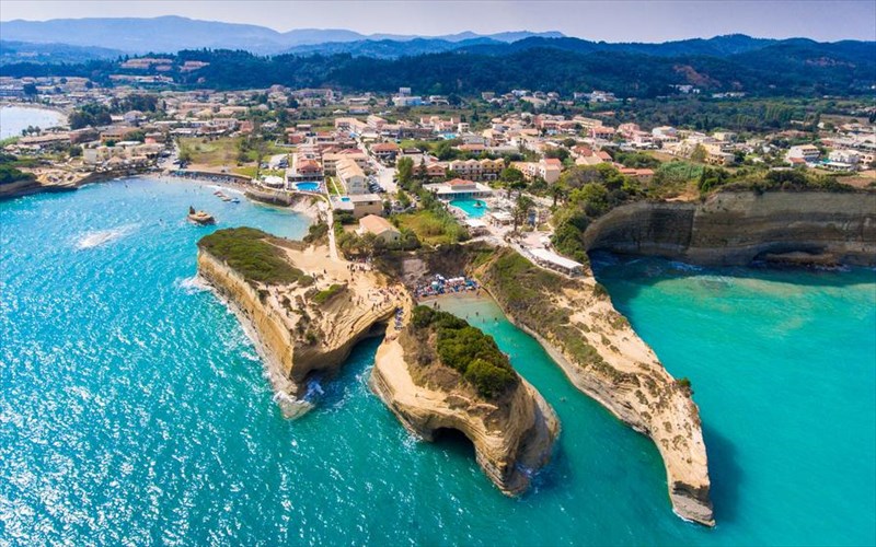 to-ionio-bgike-kerdismeno-ton-augousto