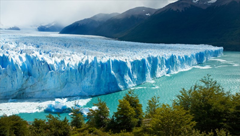 louis-sepoulbeda-odoiporiko-stin-patagonia-ton-aneksofliton-daneion