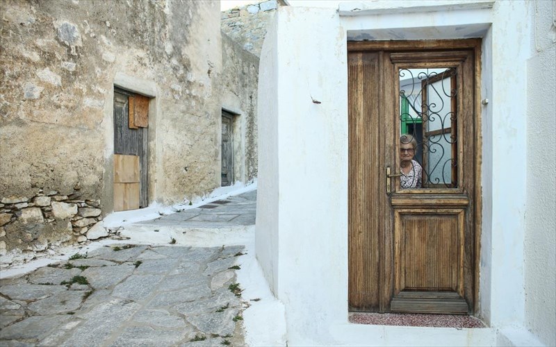 pame-piso-sto-kalokairi-kai-tin-amorgo