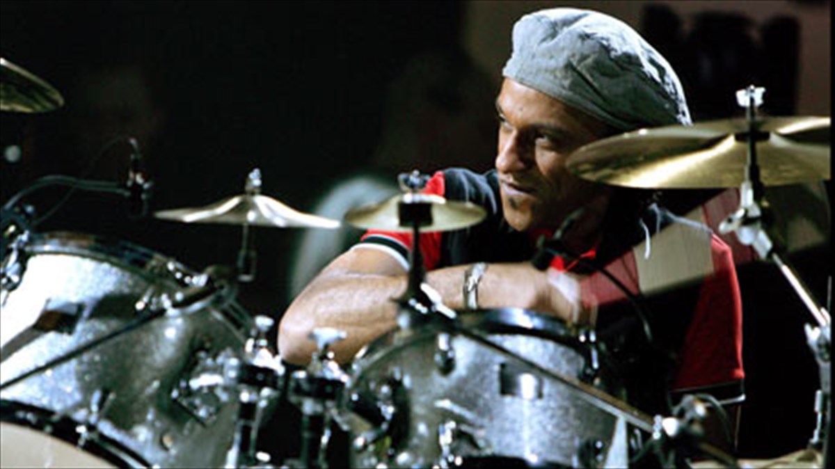 o-magos-ton-drums-zografizei-sto-gazarte