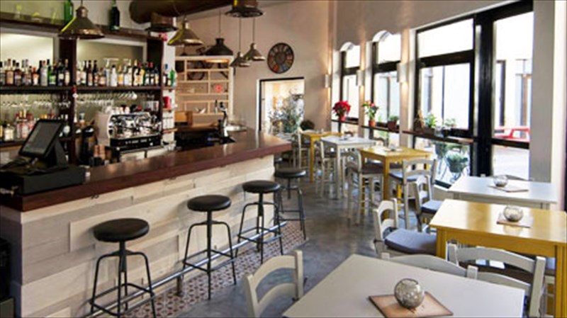 vesper-peiragmenes-geuseis-se-ena-krummeno-neo-steki-sto-xalandri