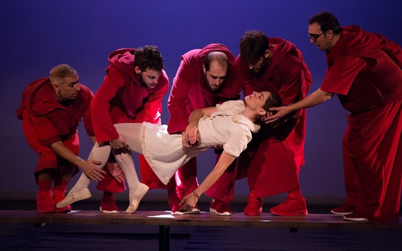 no-more-skimming-please-proeidopoiei-o-thomas-mosxopoulos-kai-anakoinonei-to-programma-tou-theatrou-porta-thomas-mosxopoulos-kai-anakoinonei-to-programma-tou-theatrou-porta