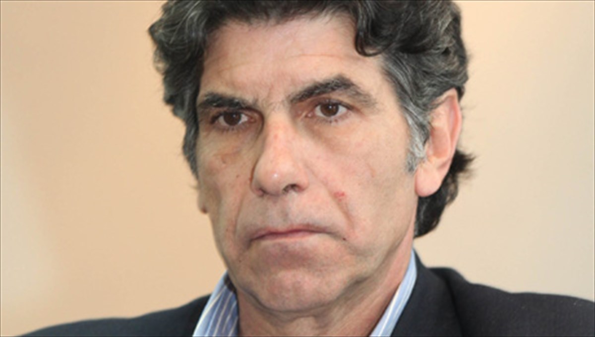 gmpezos-prepei-panta-kapoios-na-kanei-ti-bromiki-douleia-kai-kapoios-na-epanastatei