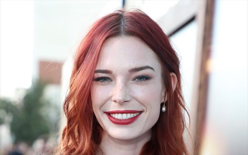 giati-i-chloe-dykstra-skeftike-na-autoktonisei-chloe-dykstra-skeftike-na-autoktonisei