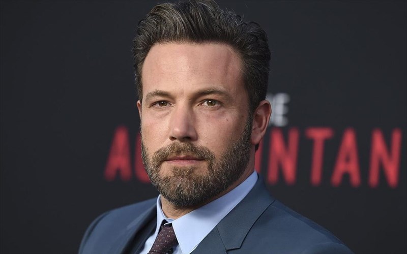 sunexizei-to-programma-apeksartisis-o-ben-affleck-ben-affleck