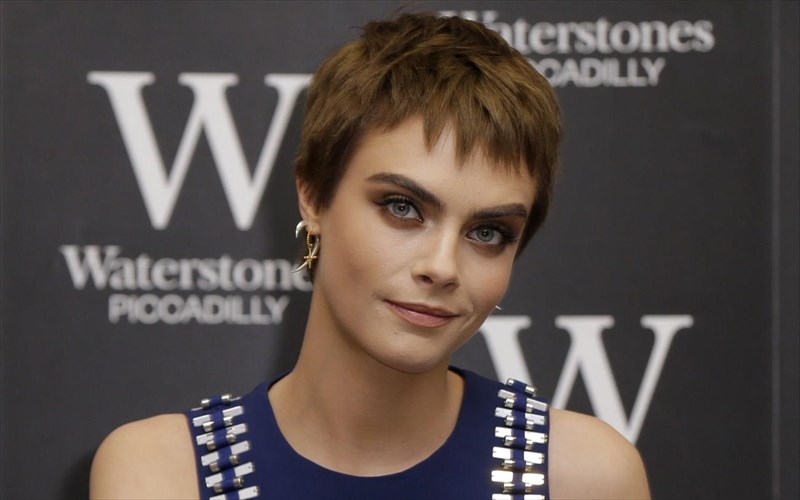 cara-delevingne-den-katiggeila-ti-seksoualiki-mou-kakopoiisi-apo-ntropi