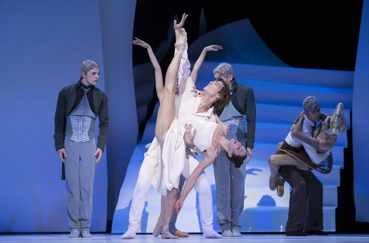 staxtopouta-me-ta-mpaleta-tou-monte-karlo