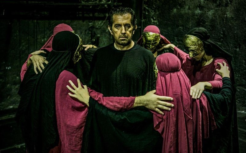 perses-ksana-sto-theatro-roes