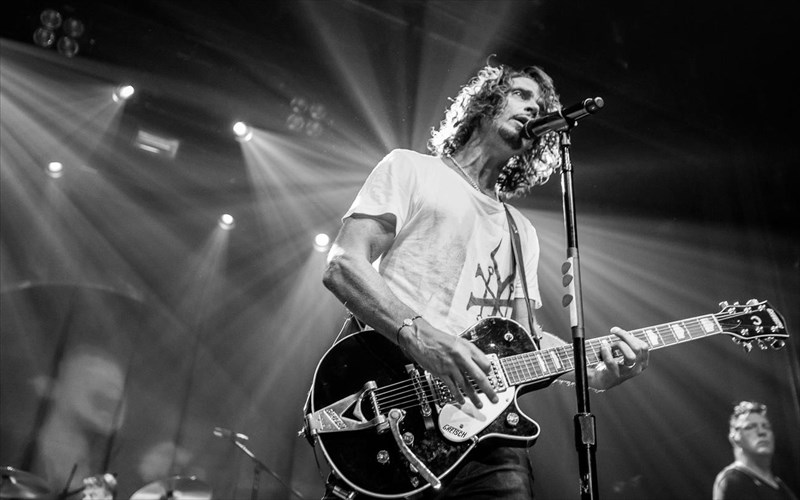 apokaluptiria-gia-to-agalma-tou-chris-cornell-stin-poli-tou-siatl